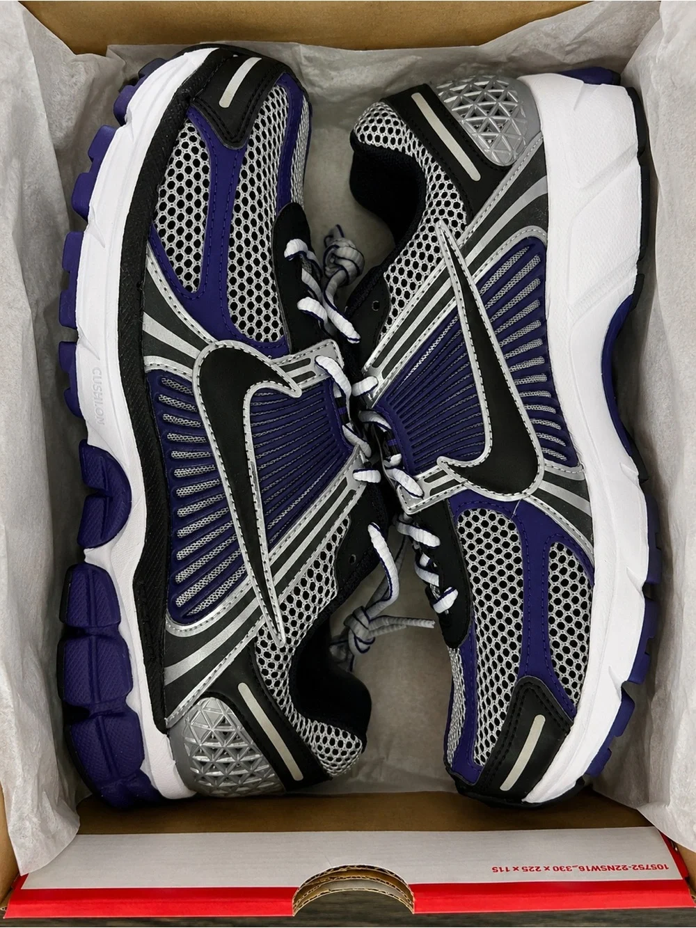 Nike Zoom Vomero 5 Metallic Silver Court Purple Size 9.5 M or 11 W IM2220-095
